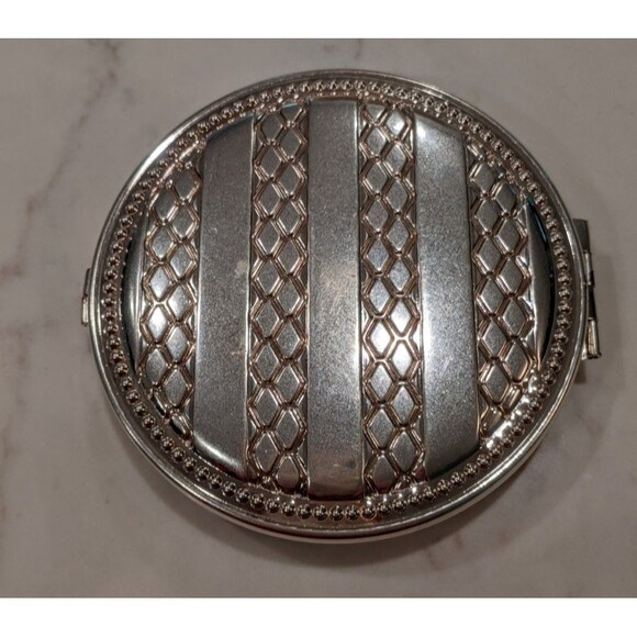 New~Pottery Barn Silver Finish Circular Picture Frame Locket 3 X 5 - Picture 3 of 7